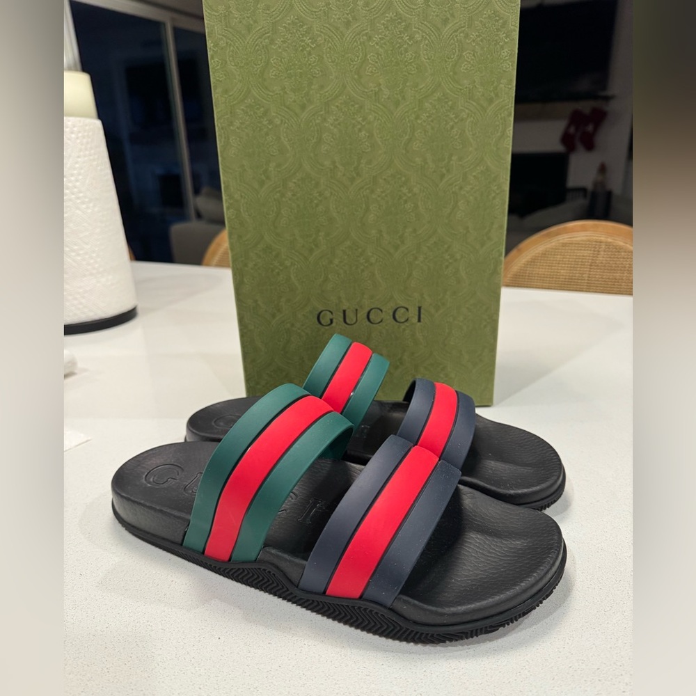 Gucci Black Sandals with Green and Red Stripes